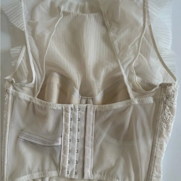 Victoria's Secret Cream Lace Midi Top 32 D - Picture 5 of 9